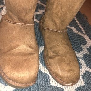 Mid-rise boots